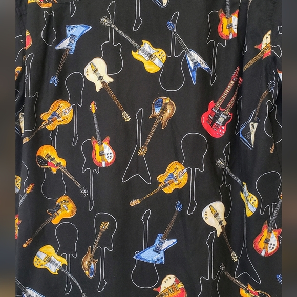 D'EMCRAZY Vintage Men's Black Guitar All Over Print Button Down Shirt Size Large - Picture 9 of 9